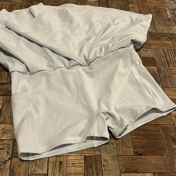 Yogalicious The Level Up Tiered Skort Sky Blue Tennis Size Large NWT - Picture 10 of 10